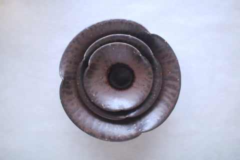 Brown Flower-Shaped Rinka Plate (12cm)