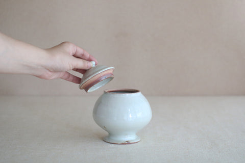 Gunji Pottery Futamono Lidded Jar - Rounded with Foot