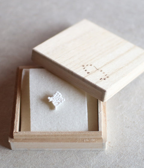 Kimiko Suzuki "Drawing Lace" Porcelain Single Earring {C} (30% OFF)