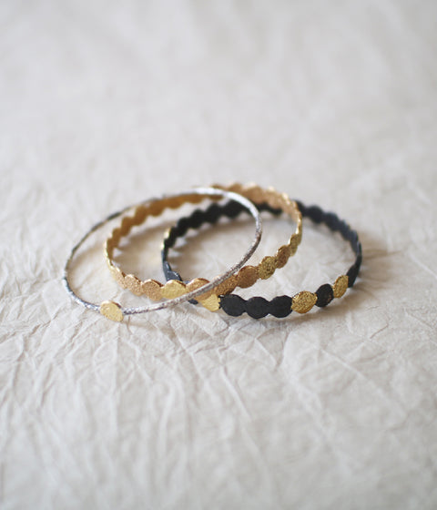 Jona 9 dots bangle / black (ships in 1 week)