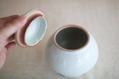 Gunji Pottery Futamono Lidded Jar - Rounded with Foot
