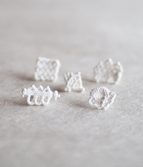Kimiko Suzuki "Drawing Lace" Porcelain Single Earring {C} (30% OFF)