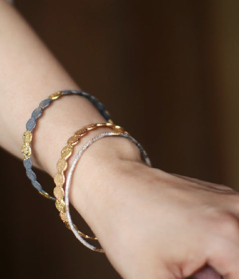 Jona 9 dots bangle / black (ships in 1 week)