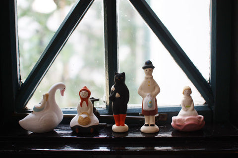 [20% OFF] Small Ceramic Figure {Thumbelina}
